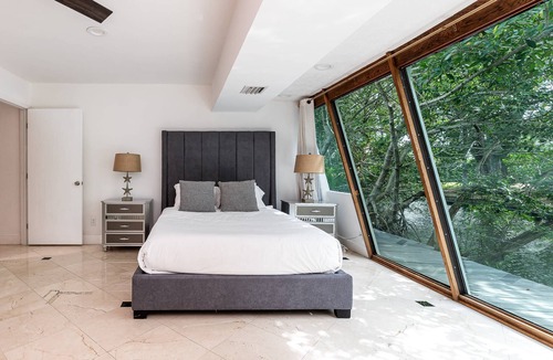 Ojus House | Private Lakefront Estate with Pool | Ocean-Access Waterway | Prime Miami Location