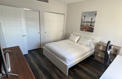 Allapattah Condo | Private Modern Room