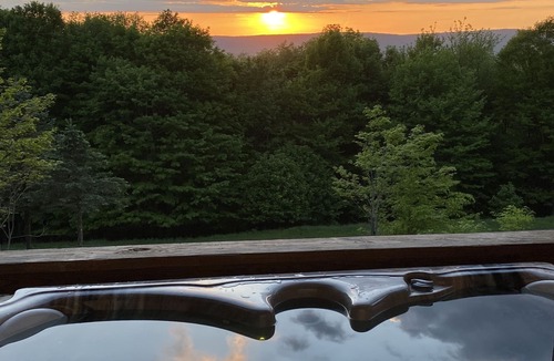 Davis Ski Chalet | Private mountainside chalet bordering Dolly Sods with beautiful panoramic view.