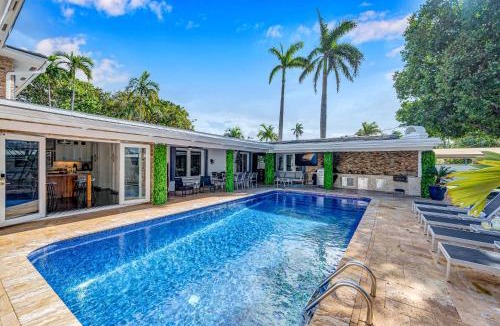 Harbor Beach House | Private neighborhood Heated Pool Walk To Beach Lush Surroundings Harbor Key