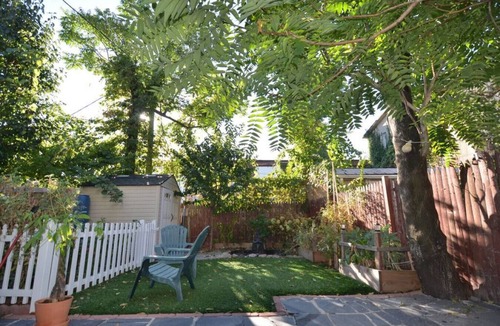 Communipaw Apartment | Private oasis just outside NYC
