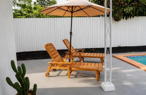 Driftwood House | Private Oasis Pool Home, Hollywood Near Hard Rock