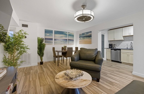 Lake Ridge House | Private Pool, Beachside Retreat w/Guest House Near Las Olas | Paradise Stay