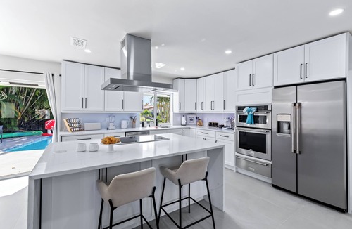 Coral Ridge Isles House | Private Pool + Canal-Front Deck | Beach 10 min | Las Olas 15 min | Soleil Breeze