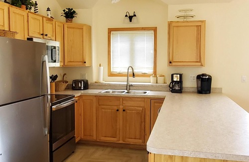 Monteray Shores House | Private pool, Hot Tub!