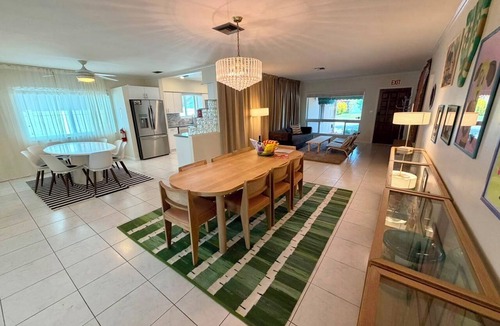 Hollywood Lakes House | Private Pool house 1 mile from beach