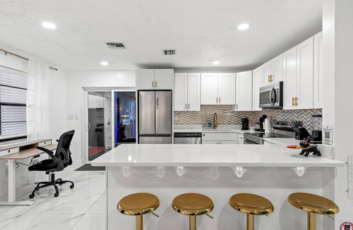 Riverland Village House | Private Pool + Indoor Basketball + Near Las Olas & Beach | Hoop & Splash House