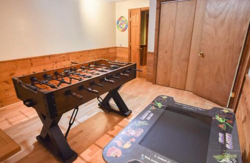 East Dennis House | Private Pool Large Deck and Game Room