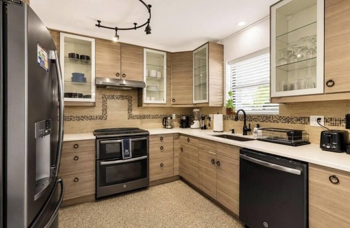 Royal Poinciana House | Private Pool Near Beach & Hard Rock Stadium Pets Welcome Family Friendly MAJOR INTERNATIONAL SPORTING EVENT Ready
