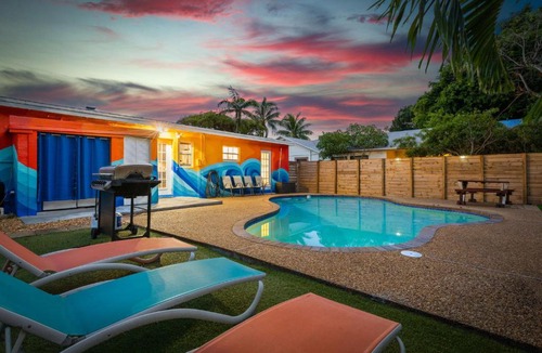 Middle River Terrace House | Private Pool Patio Games BBQ Family Fun