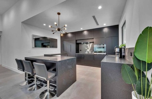 Buena Vista House | Private Pool Villa Wynwood BBQ Grill