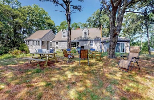 Truro House | Private retreat, sleeps 10, walk to ocean beach