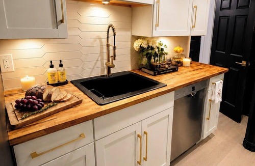 Westside Apartment | Private Retreat with fire pit and hot tub