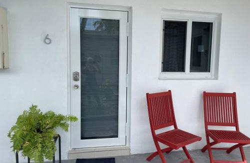 Coral Way Apartment | Private Studio blocks from Coconut Grove