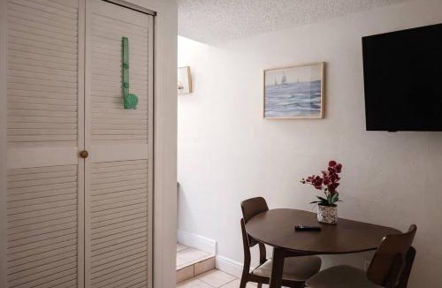 West Little Havana House | Private Studio with Parking – Best Miami Location!