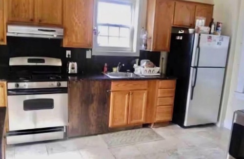 Nauck House | PrivateIn Law Suite: 2 Small bedrooms w private bath & Private entry.