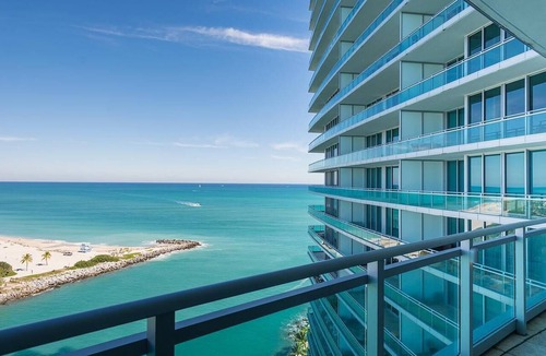 Bal Harbour Apartment | Privately managed 2BR+ 2,5Bath best line oceanfront at the Ritz Bal Harbour
