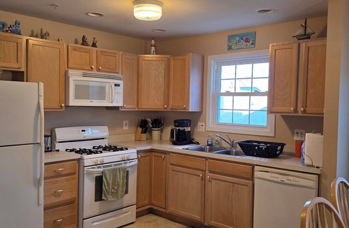 Wildwood Condo | PROMO 10% OFF WEEKLY Condo with TWO (2) MASTER BEDROOMS near the Beach