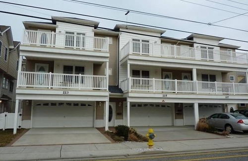 Wildwood Condo | PROMO 10% OFF WEEKLY Condo with TWO (2) MASTER BEDROOMS near the Beach