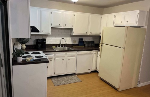 State College House | PSU 2br/1.5ba Townhome w Parking Near Campus & Stadium