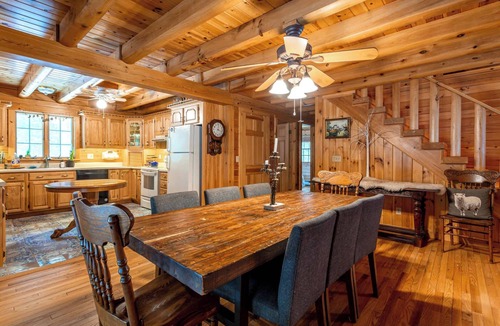 Bethel Cabin | Pucky Pines: 5 mins to Bethel Woods w/Hot Tub!