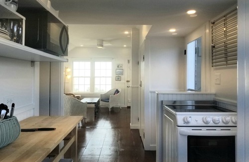 Nantucket Town House | Puddin, the cutest cottage on South Beach. The perfect get away for two.