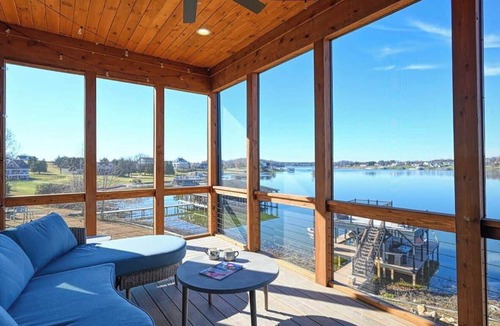 Livingston House | Pura Vida | Lakefront, Hot Tub, Dock + Game Room