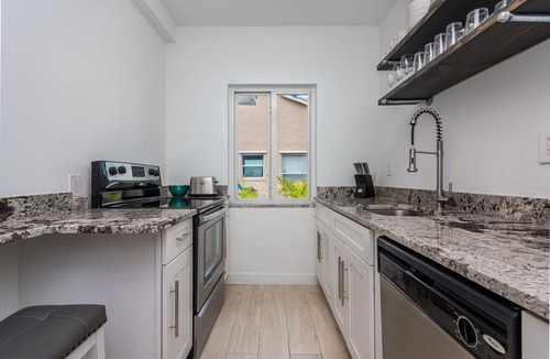 Delray Beach Villa | Quaint 1/1 Villa with HEATED Pool-BEST LOCATION- walk to everything!