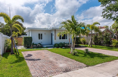 Delray Beach Villa | Quaint 1/1 Villa with HEATED Pool-BEST LOCATION- walk to everything!