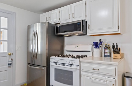 South Yarmouth House | Quaint Cape Cod Home! A/C! Firepit! Dogs Allowed
