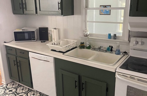 Cape Charles House | Quaint costal farm cottage, on a working farm, just mere miles from beaches!