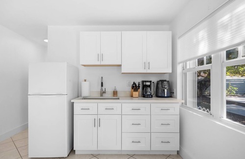 South Middle River Cottage | Quaint cottage in delightful Fort Lauderdale with WiFi and AC