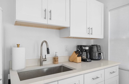 South Middle River Cottage | Quaint cottage in delightful Fort Lauderdale with WiFi and AC
