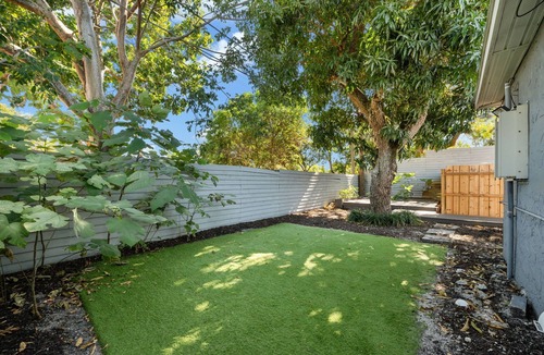 South Middle River Cottage | Quaint cottage in delightful Fort Lauderdale with WiFi and AC