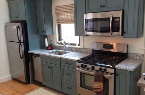 Newbury Cottage | Quaint quiet southern side cottage is ready for your summer adventure!