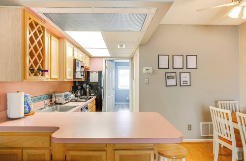 Wildwood Condo | Quaint Wildwood Condo ~ Walk to Beach!