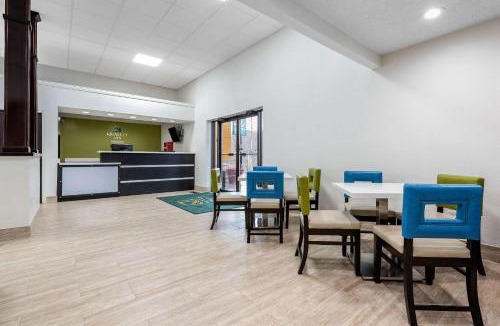 Moon Township Hotel | Quality Inn Coraopolis - Pittsburgh Airport