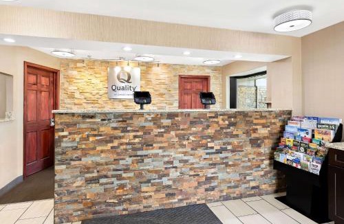 Middleburg Heights Hotel | Quality Inn Middleburg Heights near Cleveland Airport