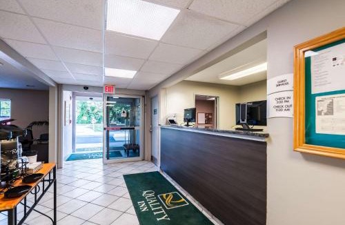 Solomons Hotel | Quality Inn Solomons - Beacon Marina