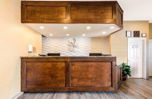 Georgetown Hotel | Quality Inn & Suites Georgetown - Seaford