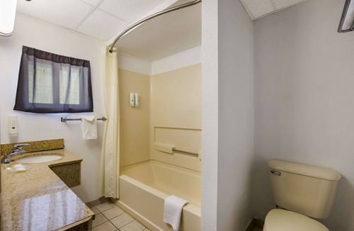 Millville Hotel | Quality Inn & Suites Millville