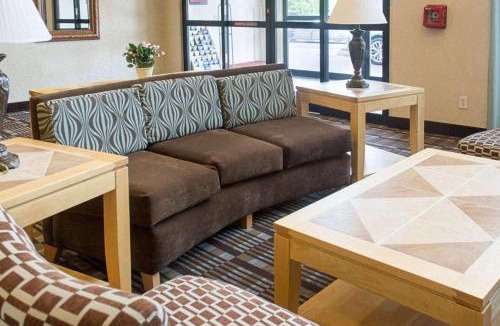 Stafford Hotel | Quality Inn & Suites Quantico