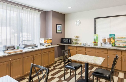 Warsaw Hotel | Quality Inn Warsaw near Rappahannock River