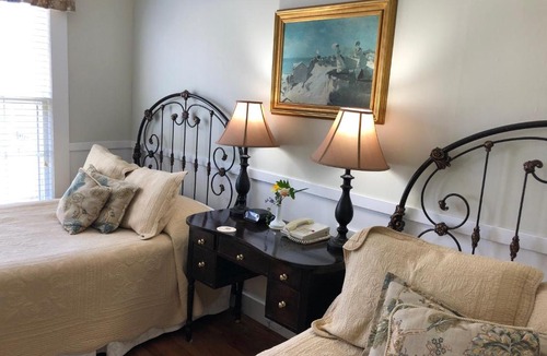 Chatham Hotel | Queen Anne Inn