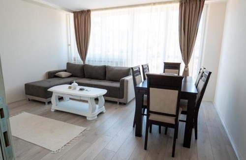 Uzice Apartment | Queen
