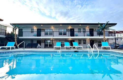 Wildwood Apartment | Queen Studio Apartment 205