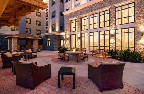 Irvine Business Complex Apartment | Queen Studio w/Accessible Features + Breakfast