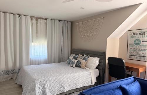 Osterville Apartment | Quiet 2BR Retreat - In-Unit WD - Free Beach Pass