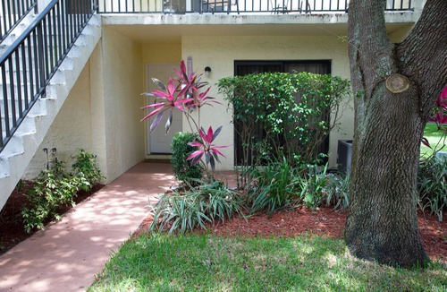 Deerfield Beach Condo | Quiet and Friendly Community