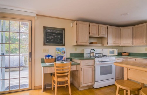 East Sandwich House | Quiet Cape Cottage—Deck, Firepit & AC
